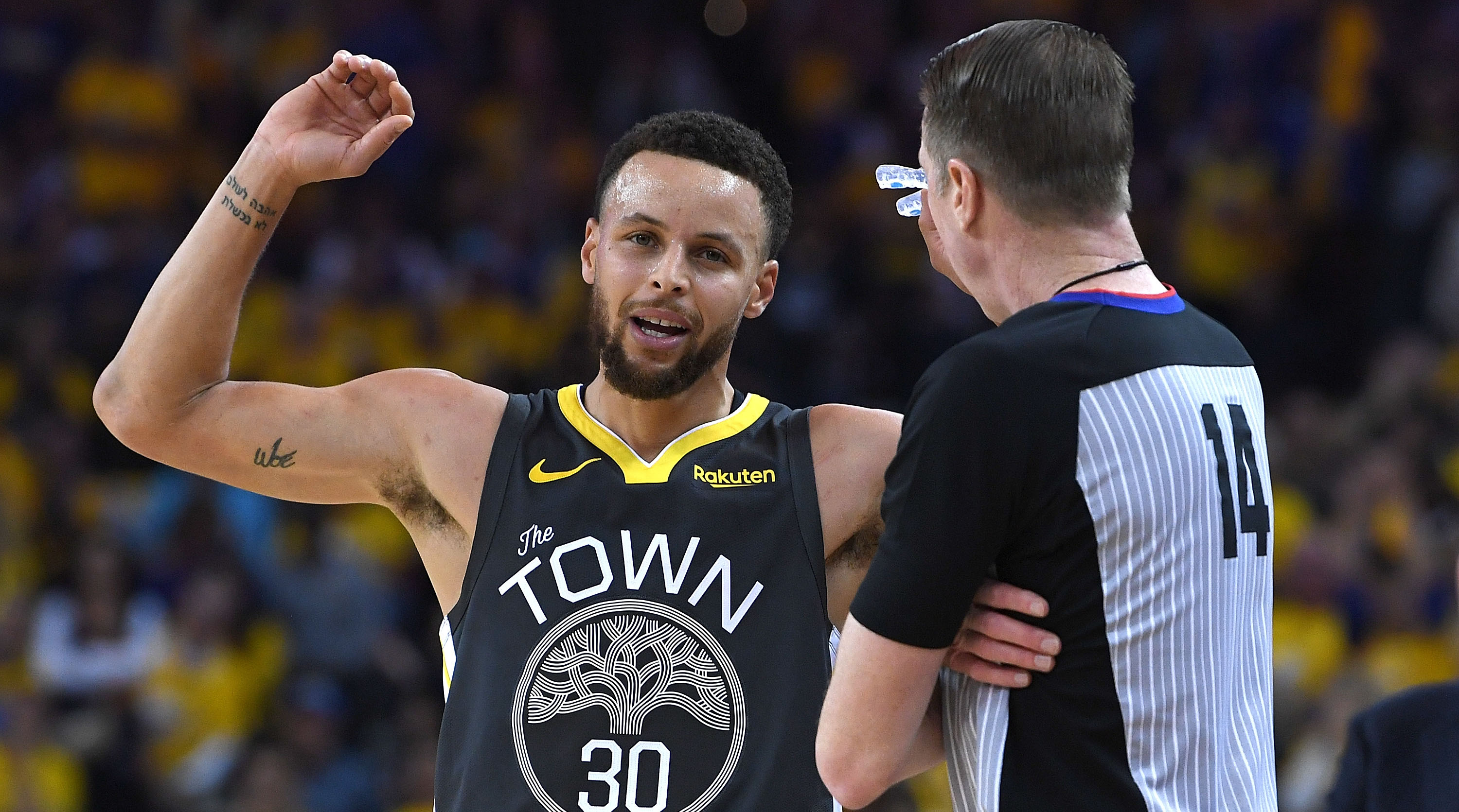 stephen_curry_warriors_foul_trouble_.jpg